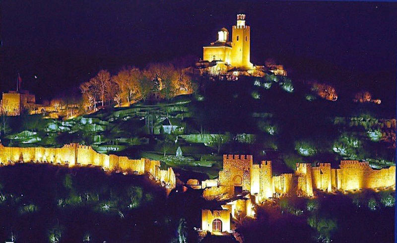 Tsaravets Hill at night in Veliko Tarnovo, Bulgaria. Photo credit: Alexander Tour