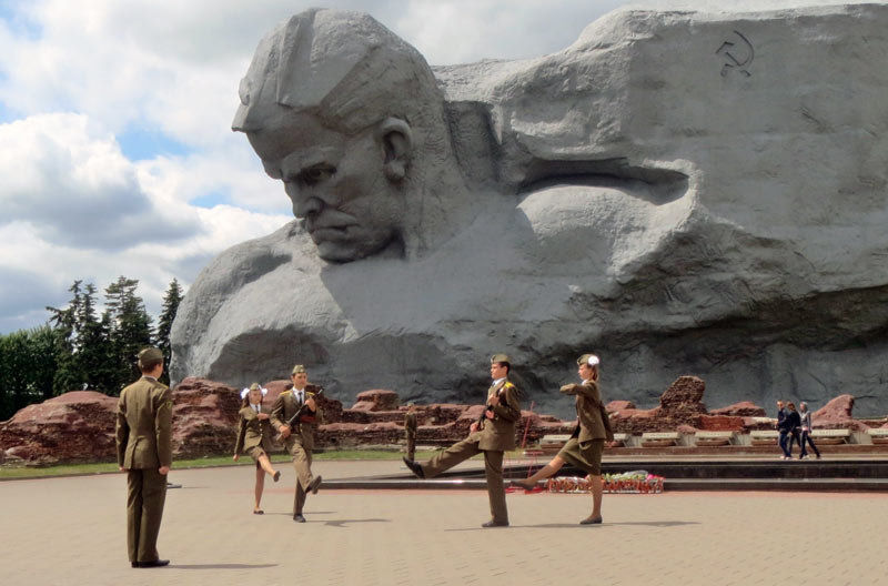 Army/militia officers at a ceremony held at the Brest Fortress. Photo credit: Bill Adams