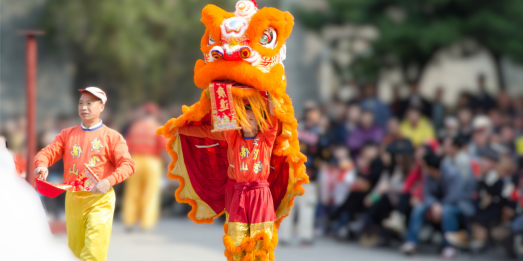 Lion dance at the Lunar New Year | Chinese New Year MIR
